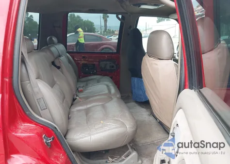 1998 Chevrolet Tahoe Ls z USA, uszkodzony, nr VIN 1GNEC13R0WR105744